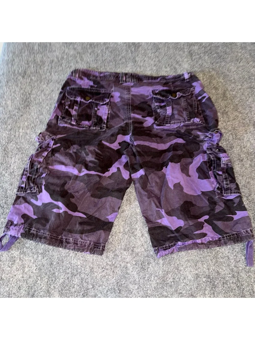 Grail Purple Camo Baggy Cargo Shorts Mens LG 34 Vtg y2k 90s Rare